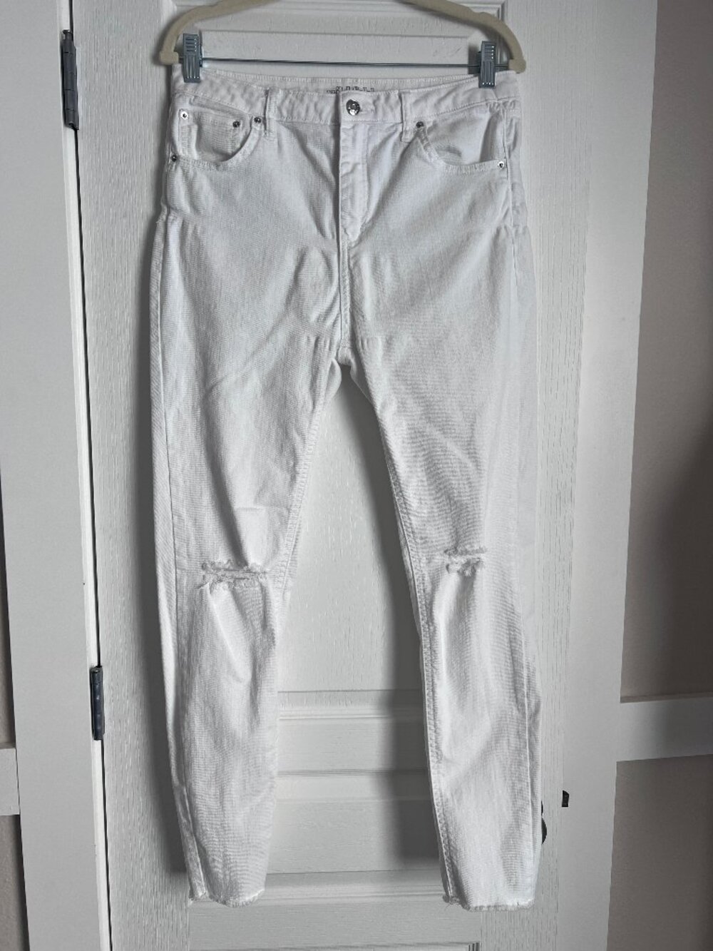 Wild Fable White High-Rise Distressed Skinny Jeans - Size 12